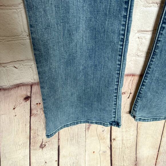 NEW True Religion Wms Becca Mid Rise Flap Pocket Denim Bootcut Jeans Size 32 - Picture 8 of 10